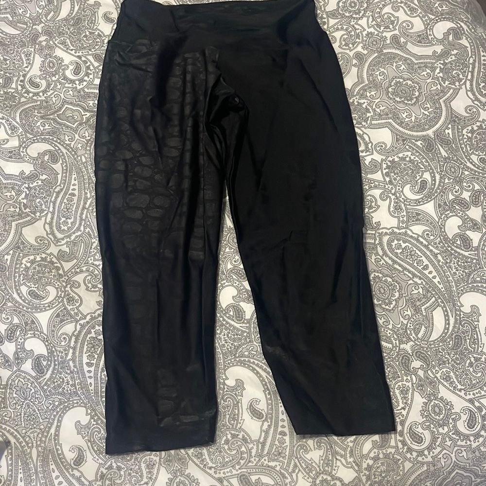 Brazilian cut yoga leggings